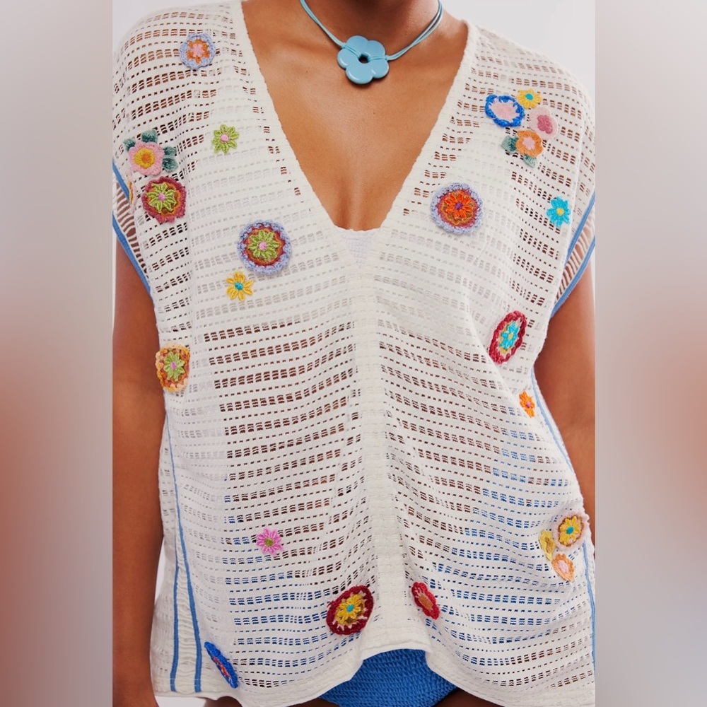 FREE PEOPLE Seaside Walkup Cover Up Top Vest Crochet Flowers Hippie Beach Resort